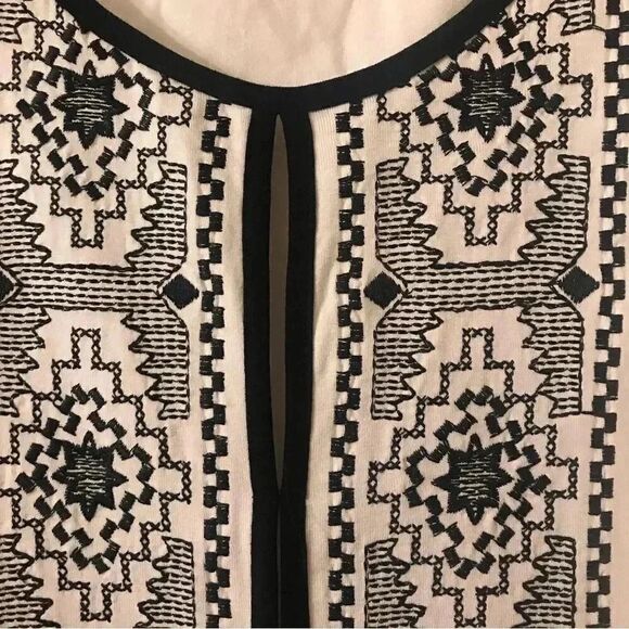 Adrianna Papell women’s long sleeve off white embroidered tunic blouse large - Picture 4 of 4